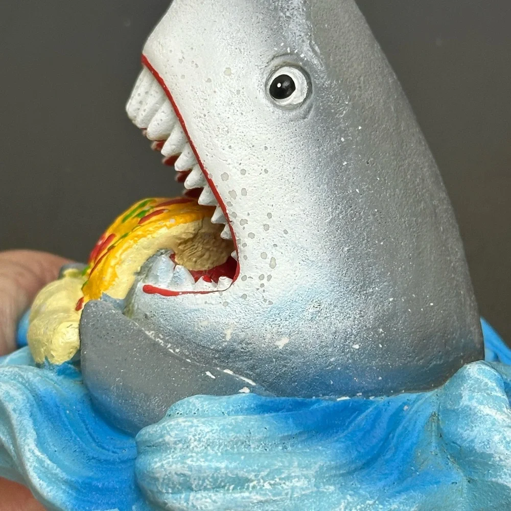 Fish Tank Ornaments Shark Eating‎ Pizza and Sign/Shrubs Beware Shark No Swimming